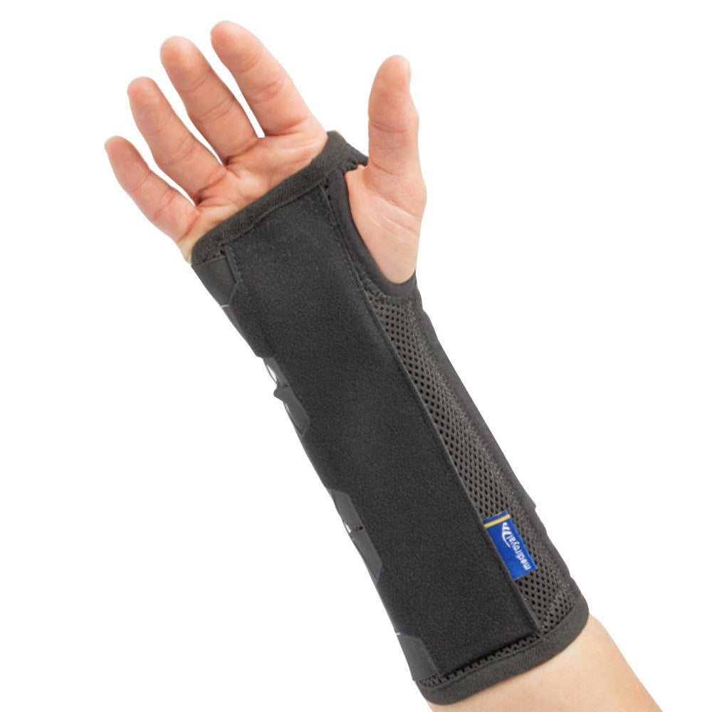 TFCC wrist orthosis with dial-adjust straps