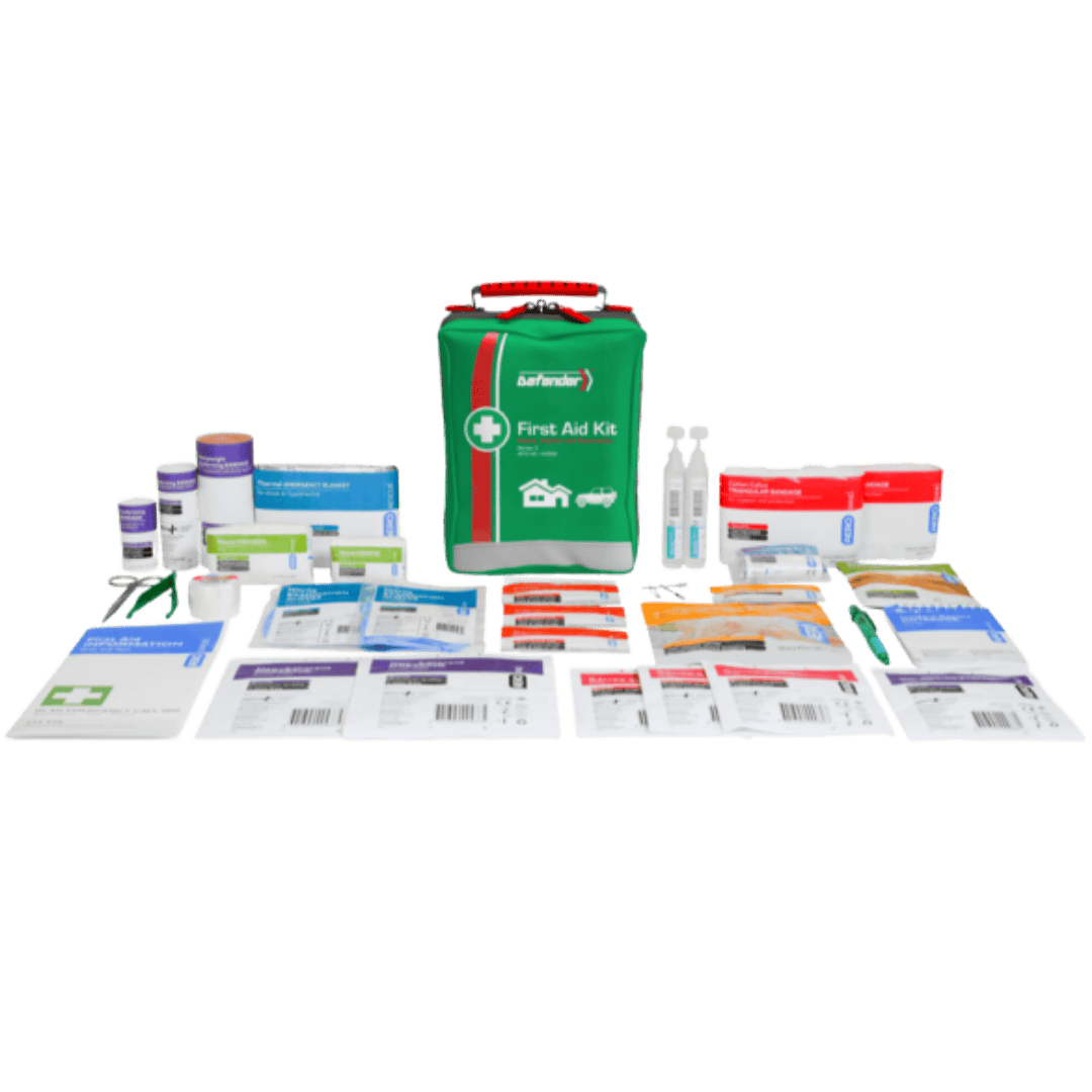 DEFENDER Versatile First Aid Kit