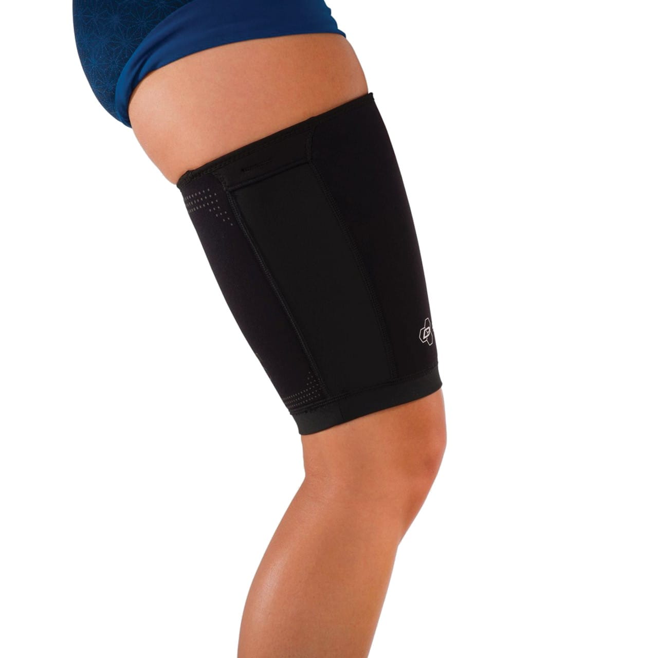 DonJoy Performance Anaform Compression Thigh Sleeve Medium
