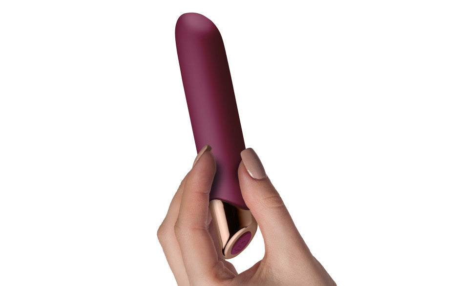 Chaiamo Luxury Rechargeable Silicone Clitoral Vibrator Burgundy