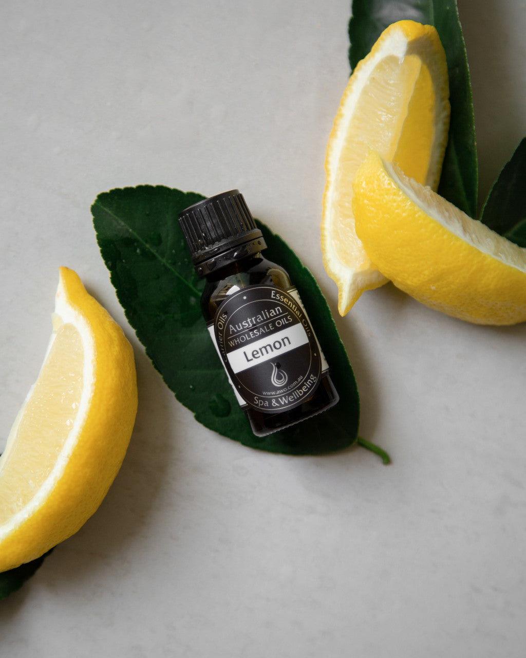 Pure Lemon Essential Oil - Fresh and Natural Aromatherapy