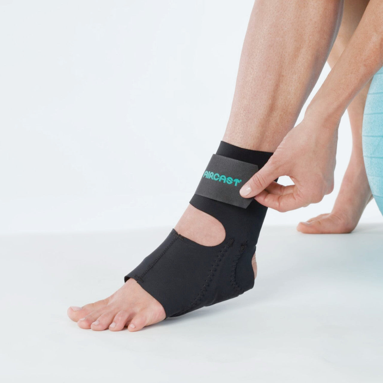 Aircast AirHeel Ankle Brace Small