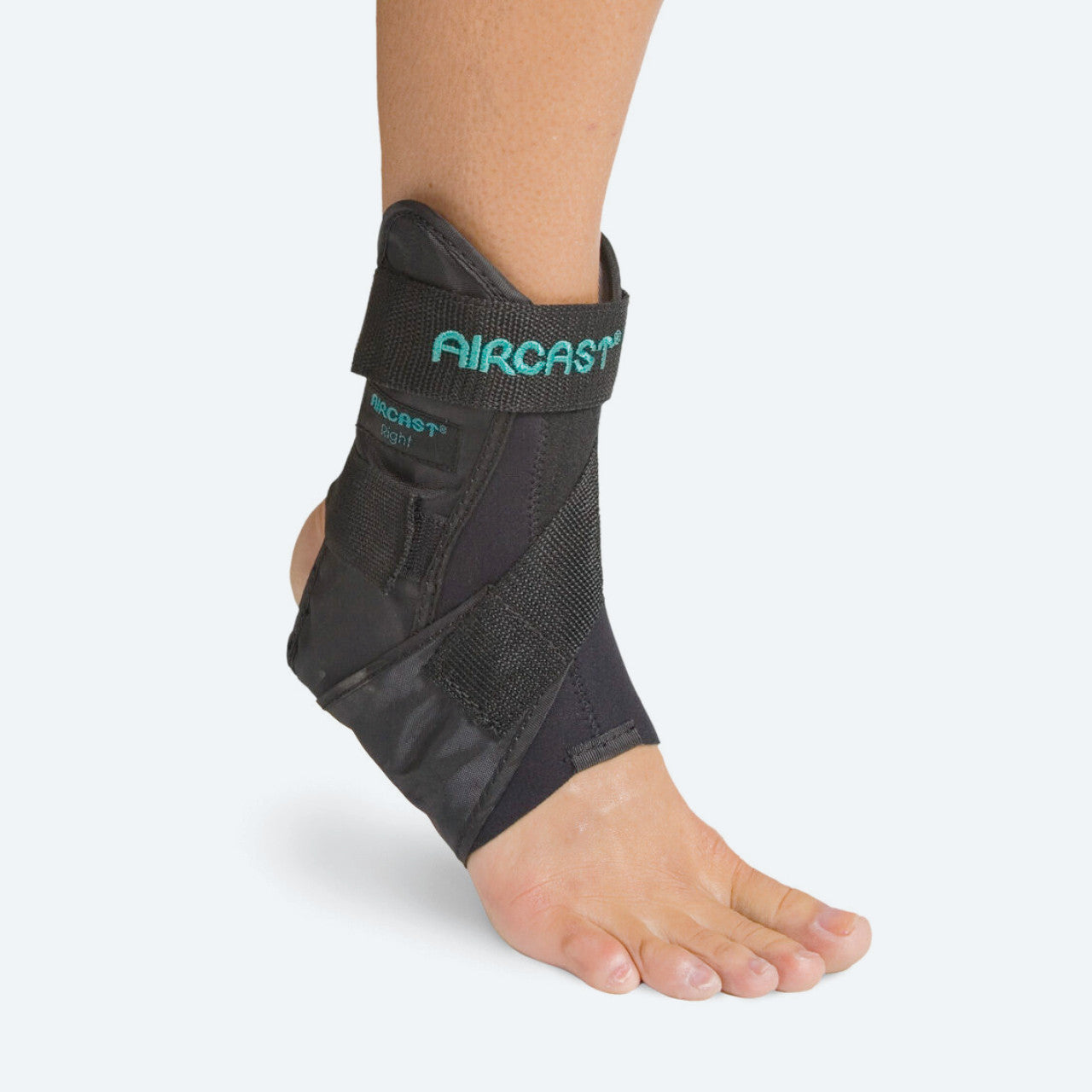 Aircast Airsport Ankle Brace Small Right