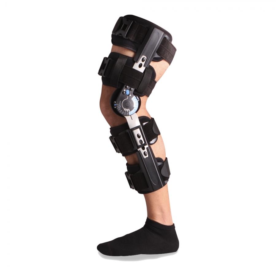 Post-op knee brace with cool wrap for adjustable support