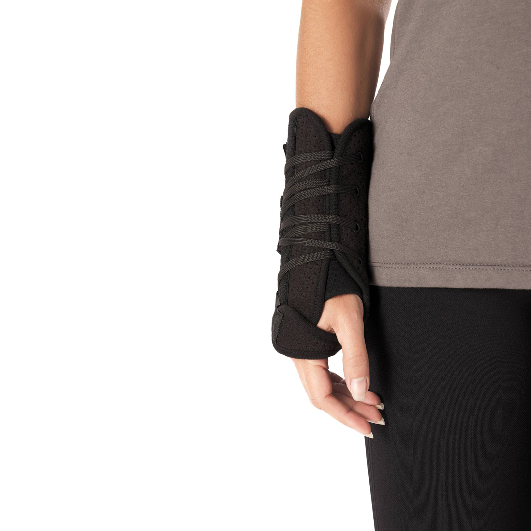 Wrist brace – universal adjustable support for wrist and hand