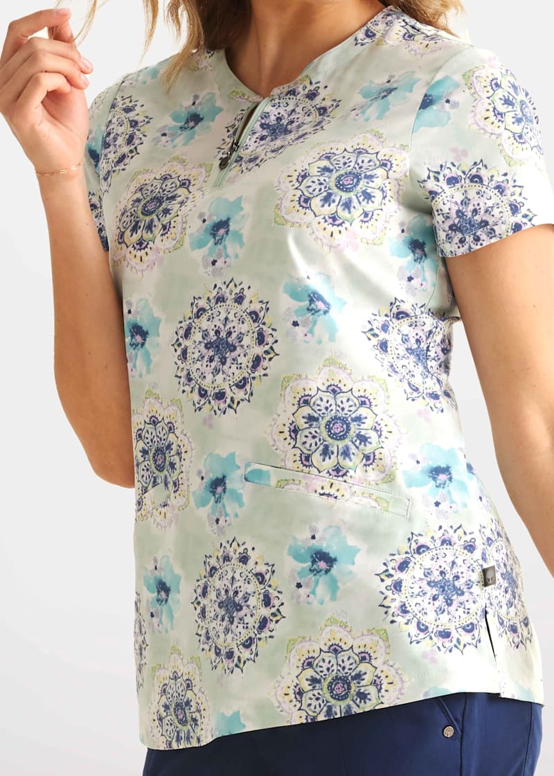 Ivy Print Top | Scrubs & Beyond