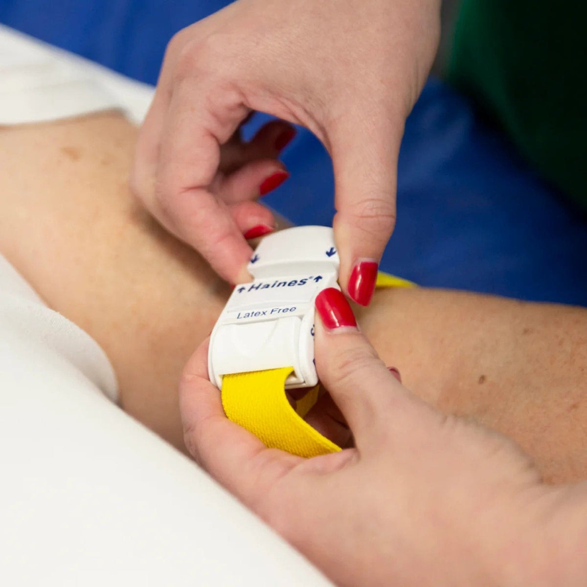 Haines Single Patient Use Tourniquet with white plastic clip for adj.