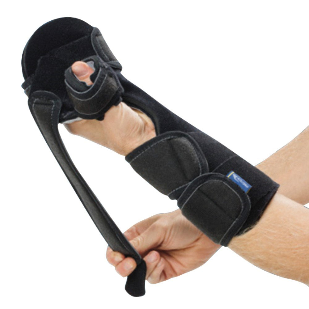 Hand splint with replaceable lining and moisture control